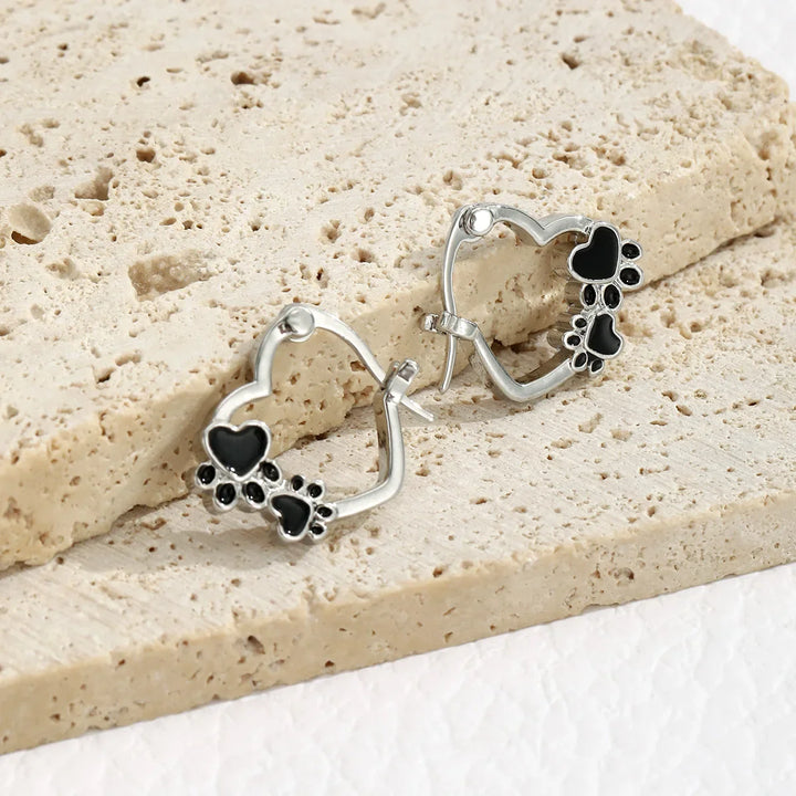 Heart-Paw Hoop Earrings – Silver-Colored Animal Motif Earrings with Black Enamel Design